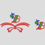 刺绣字母B与蝴蝶结装饰 牛仔裤